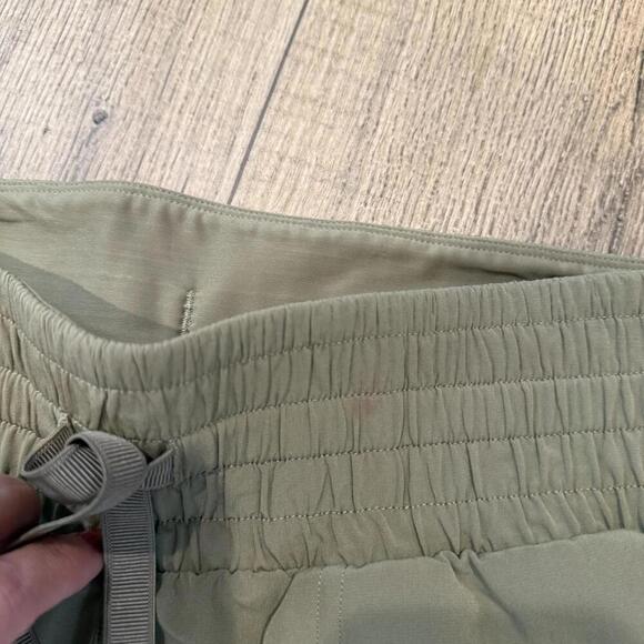 Spanx "Out Of Office" Women's Casual Pants in Olive Green, Size M - Picture 3 of 3